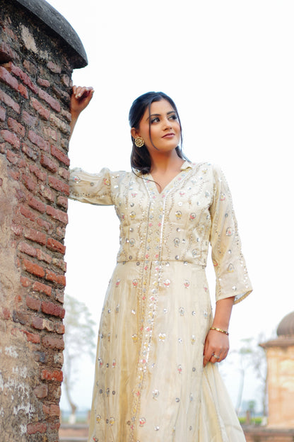 Ivory Embroidered Anarkali Suit Set   GT 723A