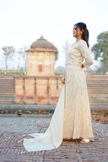 Ivory Embroidered Anarkali Suit Set   GT 723A